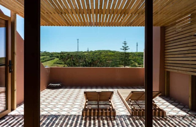New 4-bedroom apartment with sea view 400m from the beach