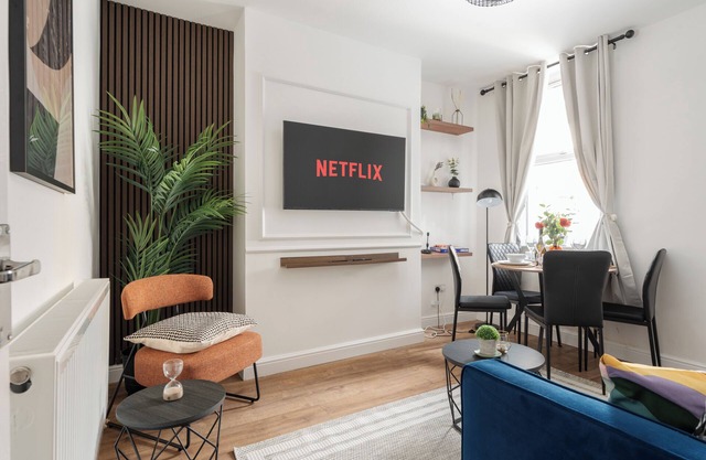 CedarHomes - Brand New 5bed house - Near LFC & EFC