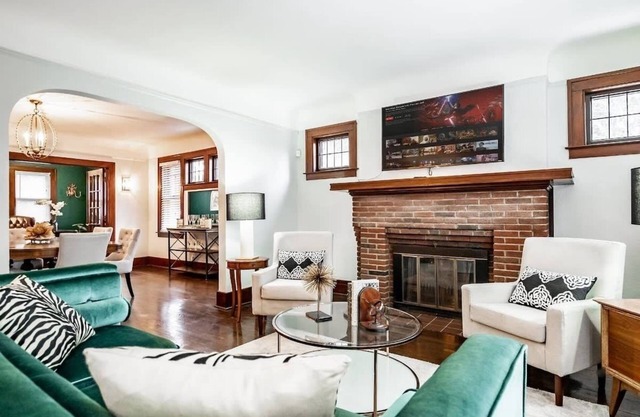 NEW! 4BR University District Parking, Backyard & Patio