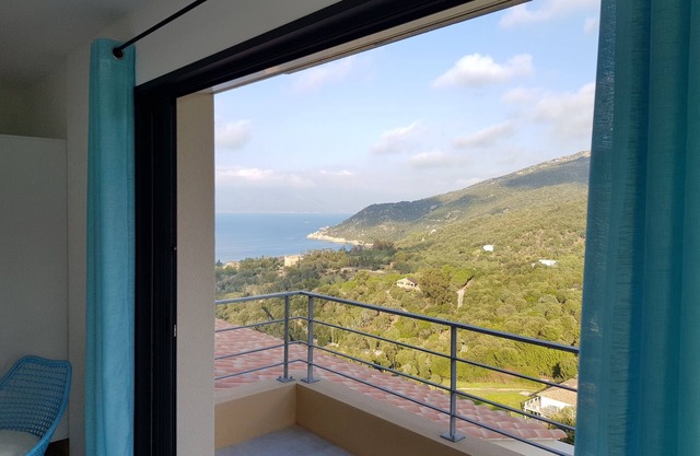 Nuevo arquitecto diseñado villa con vista al mar