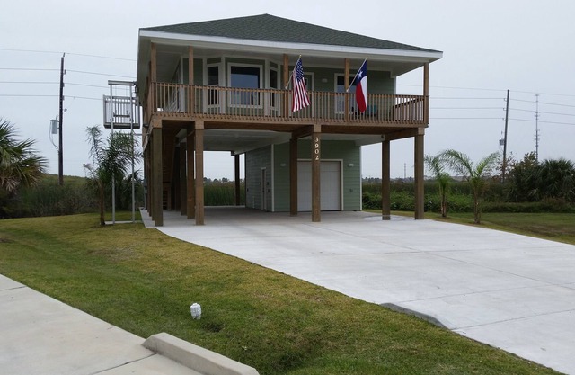 New Beachside House In Pirates Beach