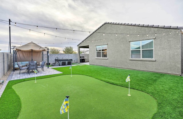New-Build Glendale Home w/ Hot Tub + Putting Green