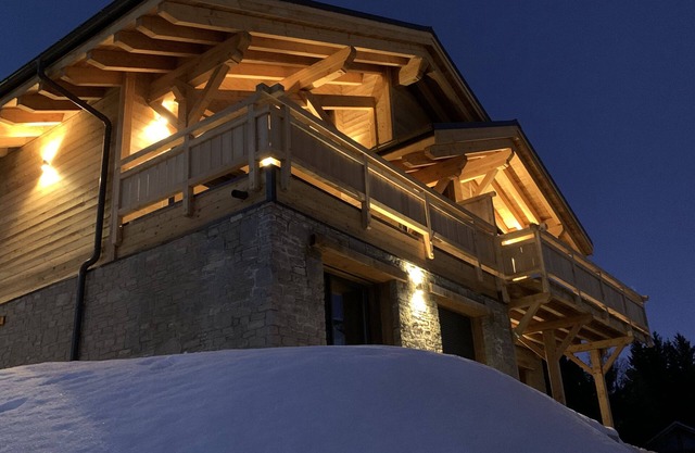 New chalet in the center of town | 200m from the slopes