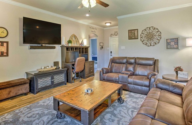 Charming Family Home ~ 25 Mi to Lake Tawakoni