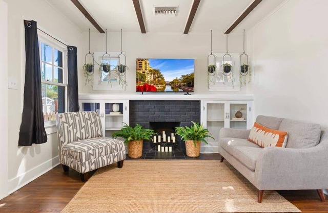 NEW Coronado Historic 1BR Boho Oasis! Private Yard