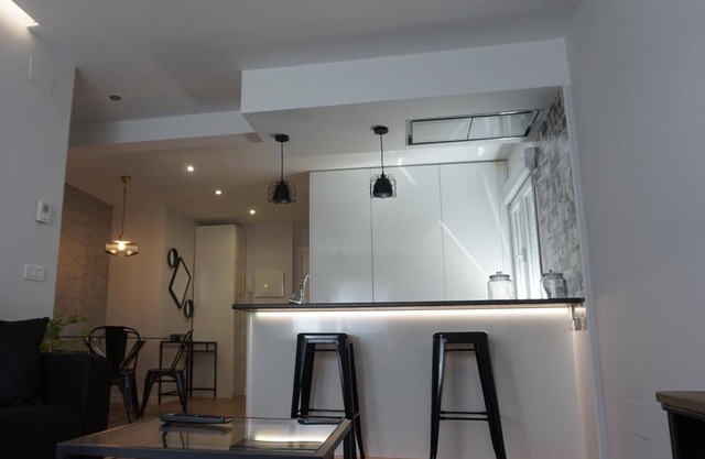 PISO NUEVO,CON DESAYUNO A 5 MINUTOS DE LA CATEDRAL