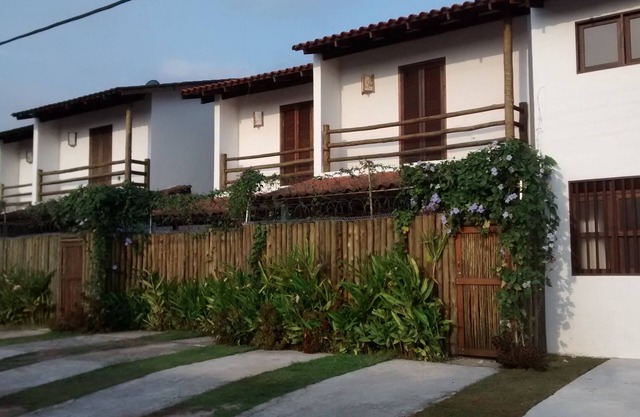 Piso nuevo con dos baños (uno en suite) y condit aire. Alquiler anual y la temporada