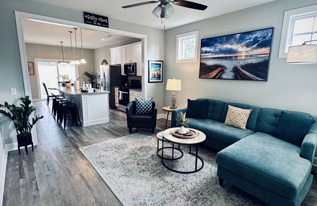 New Home in Downtown Wilmington...Minutes to restaurants, Riverwalk and Beaches!