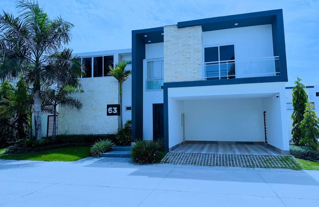New Home! nVilla Doña Lidia: 5BR, Pool, BBQ & Gated community.