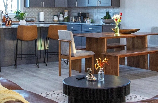 NEW ★HOT AREA★ SPACIOUS WALK to Downtown 1.5mi to Broadway