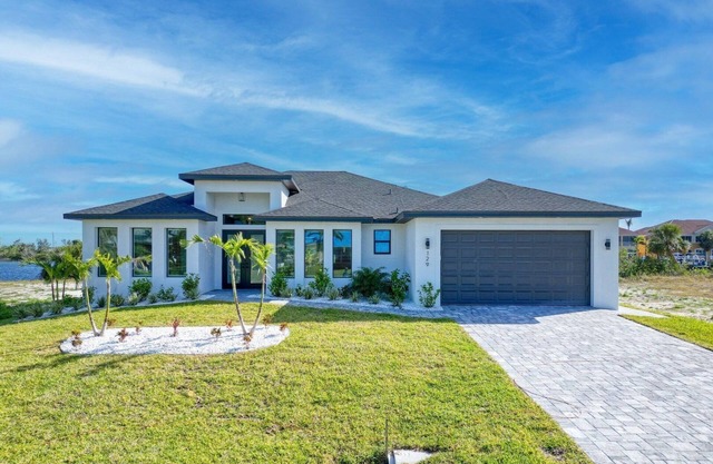 New listing - Amazing new 3beds/3baths Gulf access villa w. heated pool and outdoor kitchen!