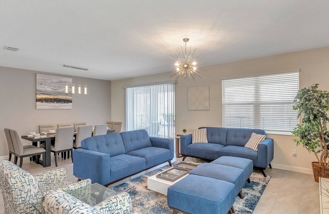 New Listing! Champions Gate Resort, 10mi to Disney & 21mi to Universal - FS383800
