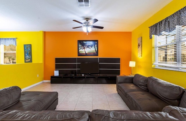 Disfrute de Orlando con nosotros - Crystal Cove - Hermosa y espaciosa villa de 7 habitaciones y 5 baños - 6 millas a Disney
