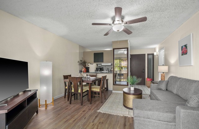 NEW LISTING! Kapaa Condo with Pool and Hot Tub