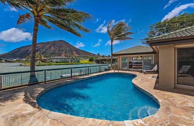* 10% de descuento en estadías durante ahora-6/14 * Nani Wai Beautiful 5br Marina Front w / piscina privada!