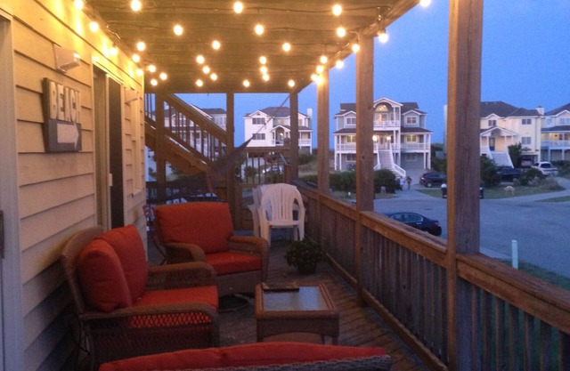 NUEVA LISTA: OCEAN VIEWS / OCEANSIDE UBICACIÓN EN EL PUEBLO DE NAGS HEAD