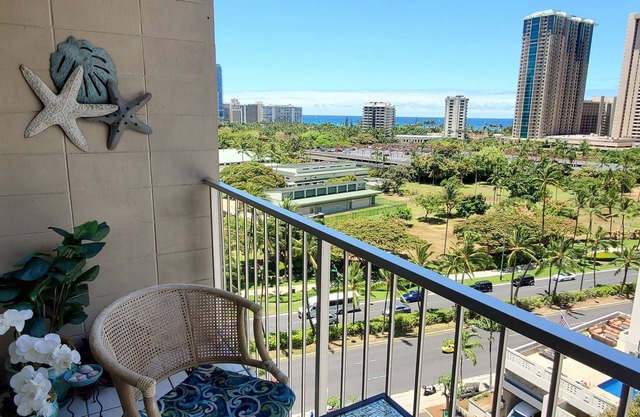 NEW LISTING! Waikiki Ocean View One Bdrm Condo. AC, Parking, Pet. Close to Beach