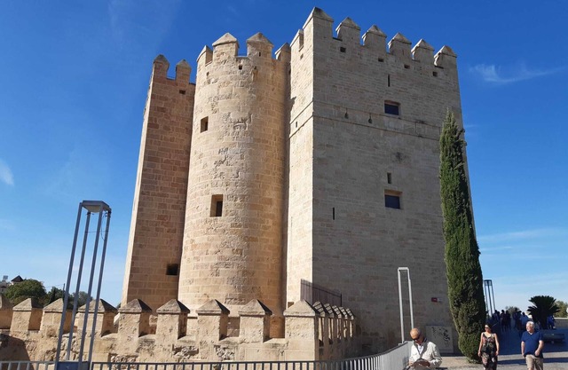 Loft nuevo a 5 minutos de la Judería , ideal parejas posibilidad de aparcamiento