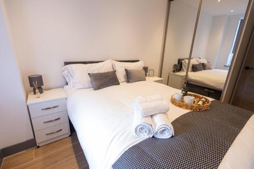 New London 2 Bedroom, 2 Bathroom Flat