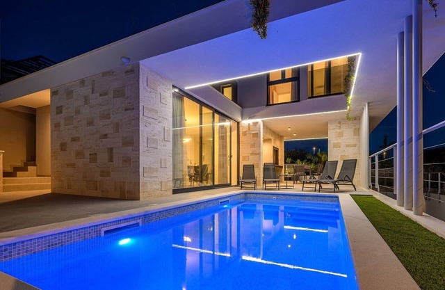 Villa de lujo - Roma 1 y 2 con dos piscinas climatizadas de agua salada cerca del mar