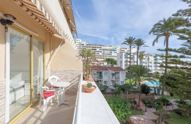 Nuevo y moderno apartamento de 2 camas con balcón, aire acondicionado y Wi-Fi