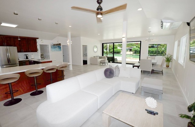 NUEVO y moderno puerto deportivo en Hawaii Kai