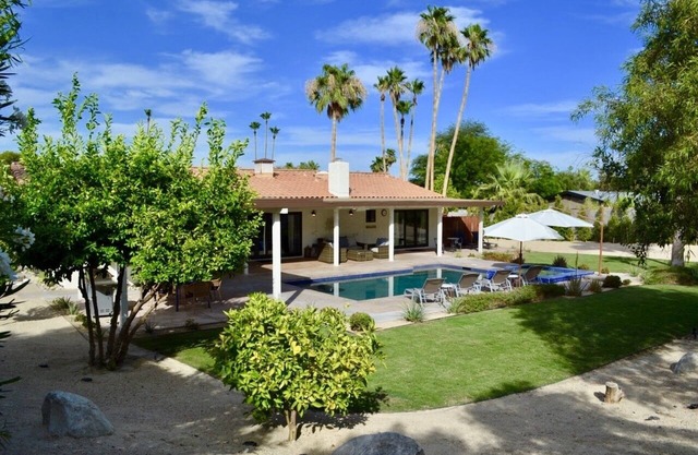 Nueva remodelación moderna! - Villa estilo rancho con vistas a la montaña