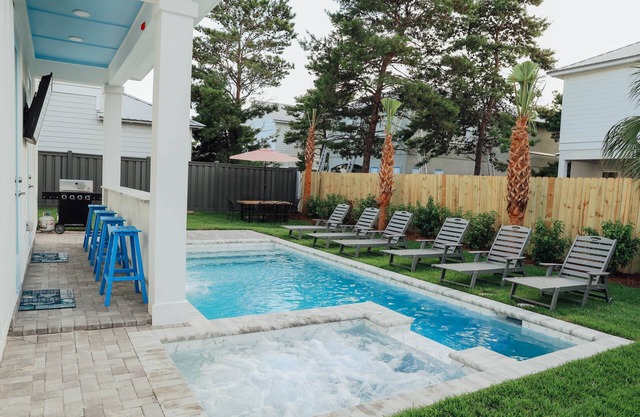 NEW-Near Beach-Bikes-Golf Cart-Private Pool