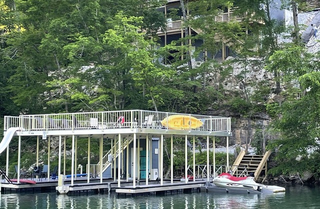 New Norris Lakefront home. Party on the Docs, 2 Story dock with slide, Hot tub