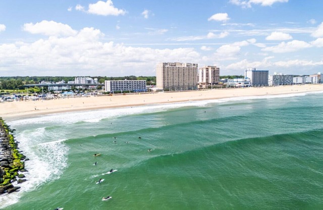 NEW! Oceanfront Condo / Beach / Pool/Jet Ski /Boat