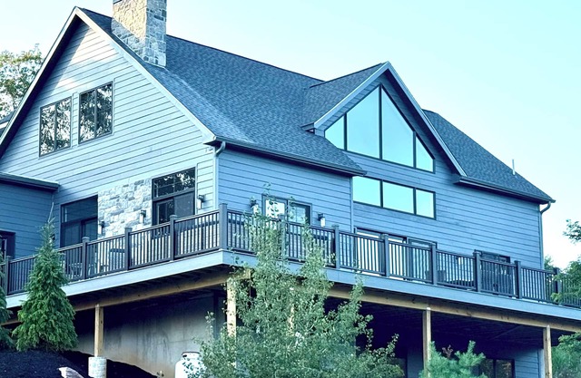 NEW! “Pocono Grand Chalet”at Big Boulder! Ski, Lake, Beach, Pool, Hot tub..,