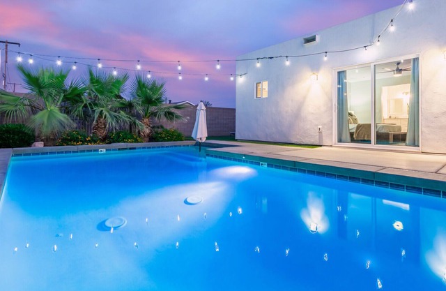 *NEW* Recent Remodel - 5 minutes to Old Town Scottsdale!