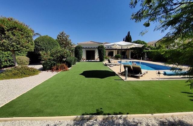 *New rental for 2024* Secret Valley Kouklia villa with wifi, air con, TV & pool.