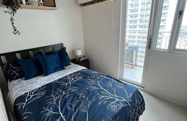 NEW! Spacious 2BR @ Grass | Sleeps 6 Near SM North