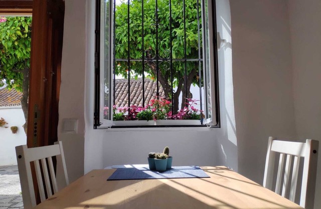 * NUEVO * Casa española en el corazón del casco antiguo. La calle más fotografiada de Estepona