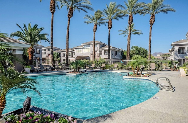 New Listing! Greenside 9 ~Communal Pool & Hot Tub & Fitness center ~Golf Retreat