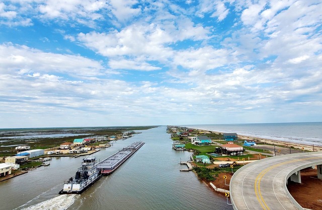 NEW to VRBO! Minutes to the beach! Family-sized Home w/ creek views & fishing!