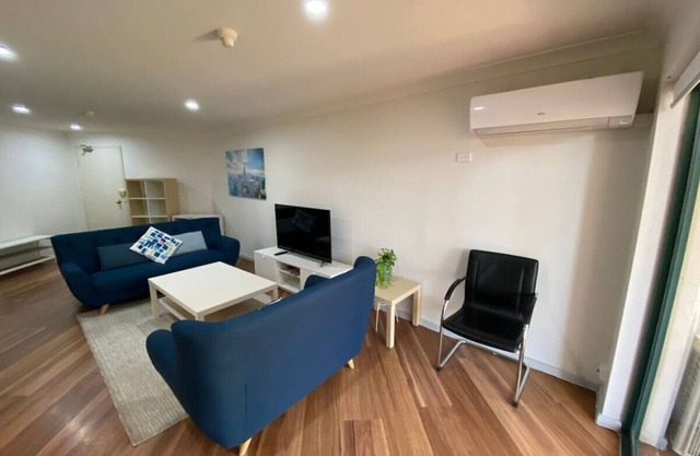 New to VRBO: Quiet 2 bedroom Apt in the heart of old Kingston