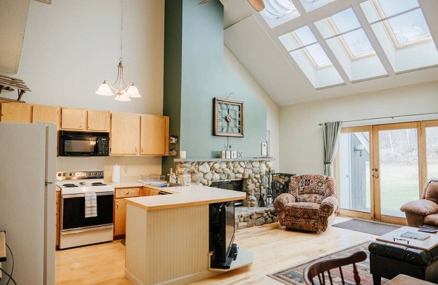 NEW! Townhouse - Tenney Mountain Resort