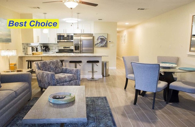 NewBestChoice🌴2pools, 1Hot, Internet, Tennis🌞BeachSvc, 2 Chair, 1 Umbrella, Sleep 6