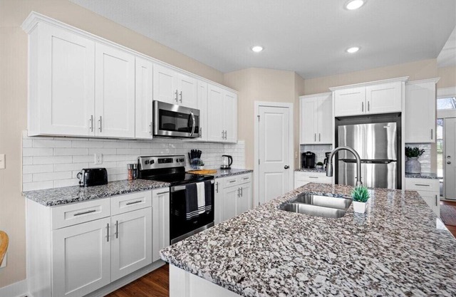 Newly Built Ranch 4Bdr/ 3bath Style Home | Creek
