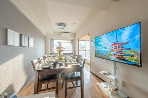 Newly opened Hotel 7 京セラドーム徒歩10分 道頓堀 関西空港 大阪城 海遊館直行 USJ1回乗換 出張 Family friendly Free parking 15 minutes by car to USJ