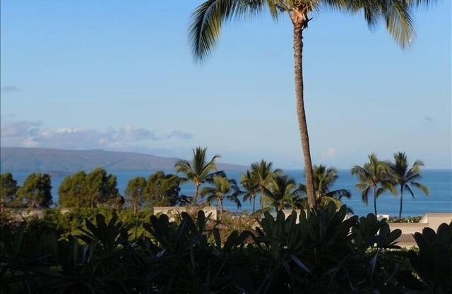 RECIENTEMENTE REMODELADO! Hermoso y espacioso, dos pisos Wailea Ocean View 2BR / 2. 5BA