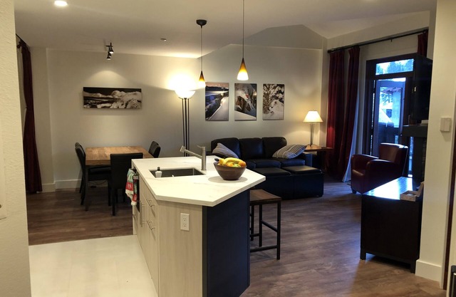 Condominio remodelado con las mejores vistas del pueblo.
