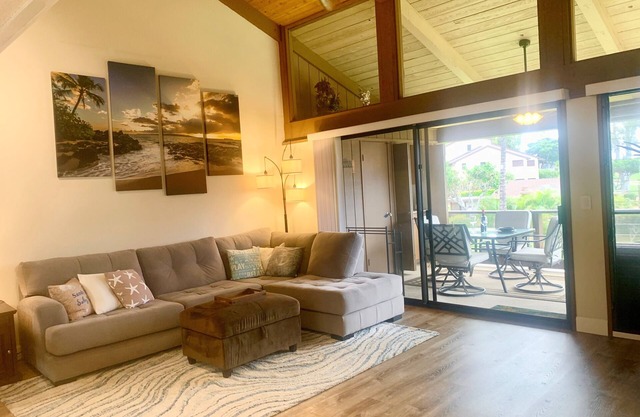 Gorgeous 2 Bedroom on Golf Course with Ocean View!