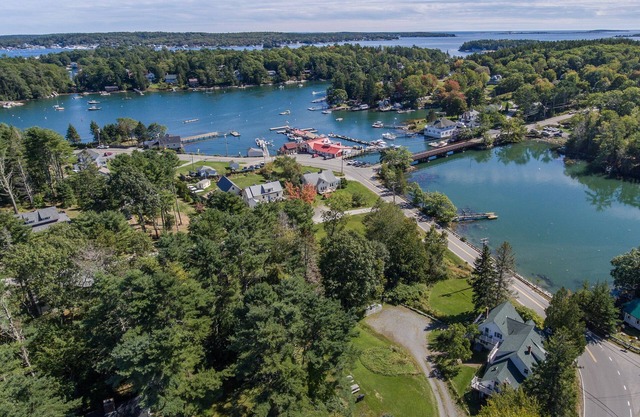 Newly Renovated 3 B/2.5B Suite in 1790's Sea Captains House