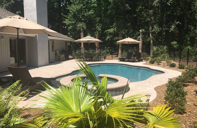 Casa recientemente renovada con piscina en la plantación - ¡Cerca de la playa!