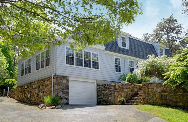 Familia recientemente Actualizado 5BR / 2BA 2500Sqft Very Private Home, Wi-Fi y aire Conditioned!