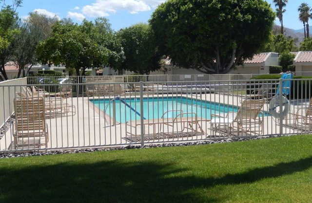 Nice 2-bedroom condo with AC in Cathedral Canyon Country Club