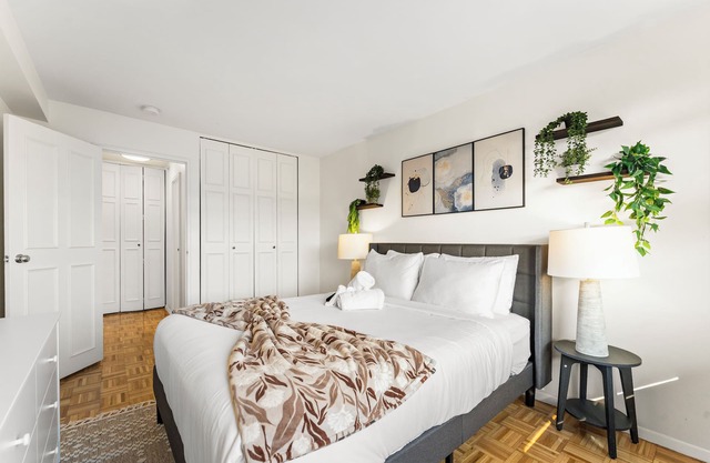 Nice 2bd/1.5ba Next to BU 9814